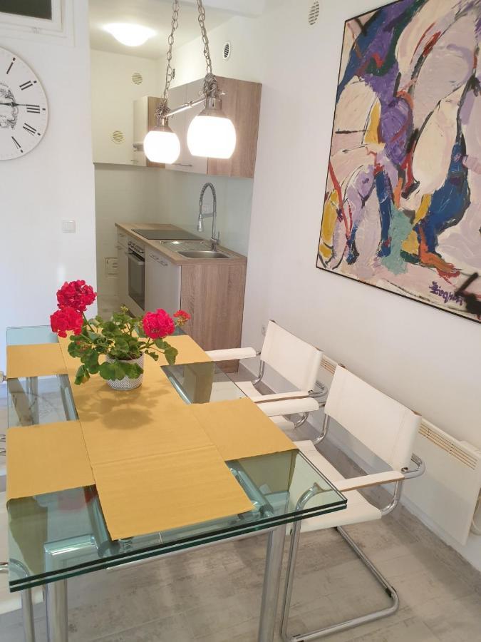 Apartman P-E Pula Zewnętrze zdjęcie