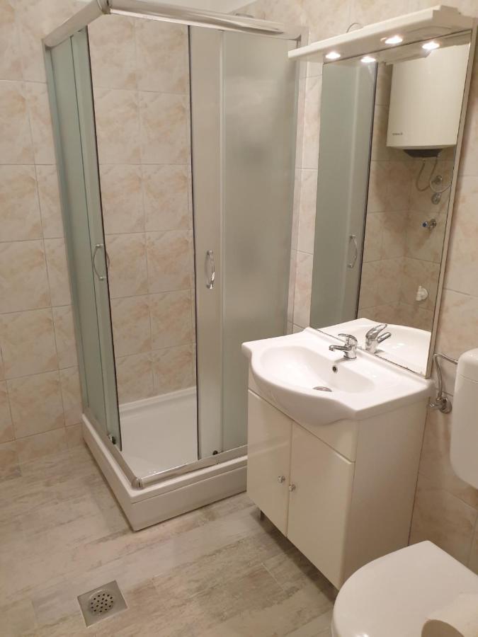 Apartman P-E Pula Zewnętrze zdjęcie